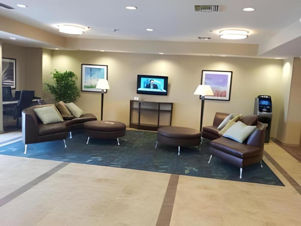 Candlewood Suites Saint Joseph By Ihg Exterior photo